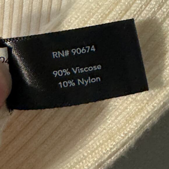 Boston Proper Ribbed Crochet Lace Sleeve V Neck White Sweater Top size Medium - Picture 6 of 7